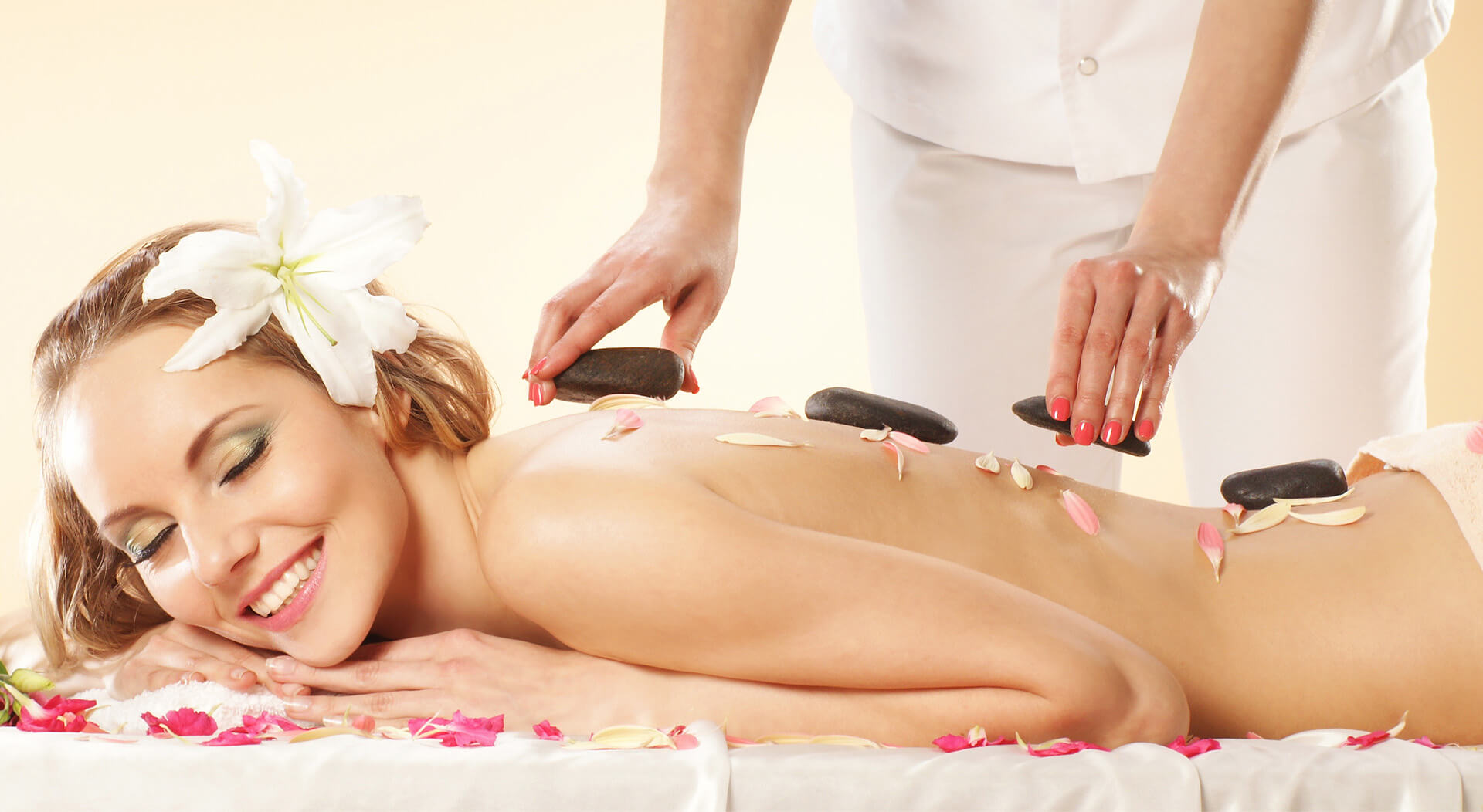 women is feeling relaxed at diya massage center Bahria Town